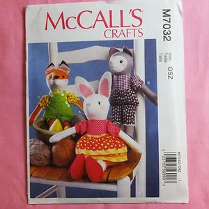 McCall's M7032 7032 Basteln 3 Designs Hase, Katze, Fuchs Stoffpuppe Schnittmuster - Bild 1 von 3