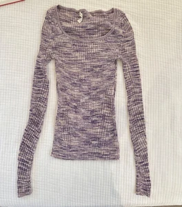Camiseta Ulla Johnson púrpura metálica acanalada manga larga talla pequeña - mediana como NUEVA - Imagen 1 de 4