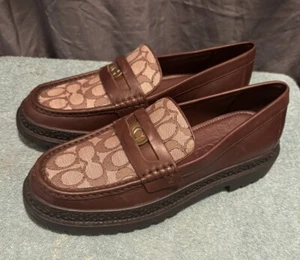 Coach Herren Halbschuh mit Signatur Jacquard und Signatur Münze Größe 10D Neu ohne Karton - Bild 1 von 6