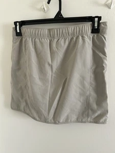 2 pantalones cortos elásticos The American Outdoorsman para mujer talla pequeña bolsillos verdes y beige - Imagen 1 de 10