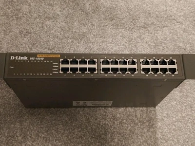 D-Link DES-1024D 24 Port Fast Ethernet Switch LAN 10/100Mbps Rack Mountable - Image 1 of 4