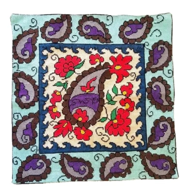 FUNDA DE COJÍN SUPERIOR DE SEDA UZBEKA BORDADA A MANO COSIDA EN CRUZ Foto 1 de 4