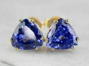 Pendientes de tachuelas de corte billón de tanzanita natural de 2 quilates enchapados en plata en oro amarillo 14 K - Imagen 1 de 4