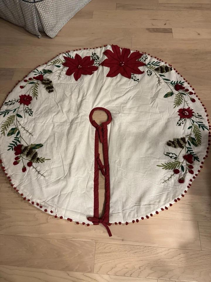 ü Balsam & Fir Trading Company 圣诞树裙。  48 英寸。 — 第 1/4 张图片