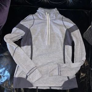 Lululemon Sweatshirt Pullover Womens 12 White Gray Striped 1/2 Zip Thumbhole * - Picture 1 of 10