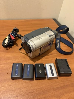 Sony Handycam DCR-TRV460 Digital8 Camcorder - Image 1 of 4
