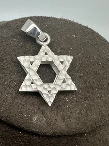 NEW STYLE 14kt White Gold 3D Star of David Pendant 2 Sided - Hammered & Shiny - Picture 1 of 4