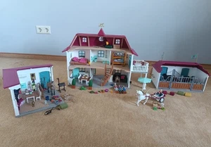 Schleich  Reiterhof mit Reiterin und Pferden Spielzeug  Set wie neu  - Bild 1 von 1