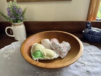 VTG Bowl Wooden Dough Bowl Oval Round 9” Primitive W/ Quilted Heart Bowl Fillers - Image 1 of 4