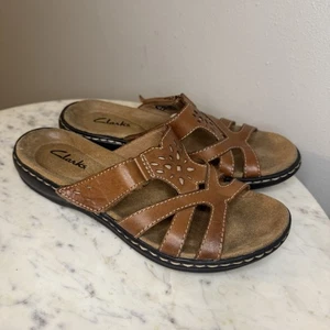 Clarks Sandals Womens 5.5 M Brown Casual Flats Comfort Shoes Open Toe -U - Picture 1 of 5