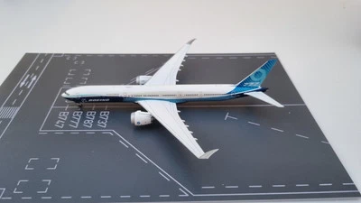 JC Wings 1:400 Boeing B777-9X (Fixed Wings) Boeing Livery - Immagine 1 di 2