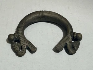 Brazalete Brazalete Brazalete Vintage Tribal Plata Antigua Cabezas Makara Hecho a Mano - Imagen 1 de 6