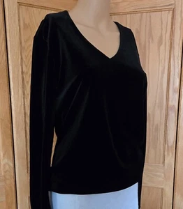 EDDIE BAUER Women's Velveteen Top ~ Size M ~ Black ~ V-Neck ~  Long Sleeve ~ NWT - Picture 1 of 5