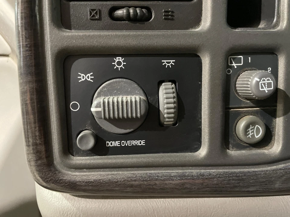 Interruptor de farol montado no painel 2000 - 2002 GMC Yukon XL 1500 - Imagem 1 de 1