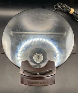 Toastmaster Waffle Iron Maker Baker Non Stick Chrome 442A Round Vintage Tested - Picture 1 of 12