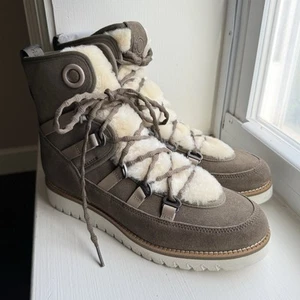 Cole Haan ZERØGRAND Lux Hiker Boots Stone Grey/Dune Leather Womens Sz 9 NIB - Picture 1 of 10