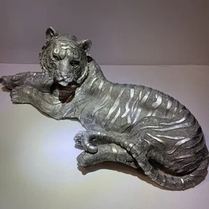 Tiger Resting Sculpture Wild Animal Art Excellent Condition - Picture 1 of 12
