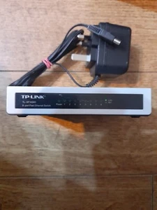 TP-Link TL-SF1008D 10/100Mbps 8-Port Desktop Switch mit Netzteil - Bild 1 von 2