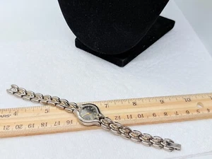 VTG. ELGIN QUARTZ SILVER & GOLD TONE WOMAN'S WATCH 478 - Picture 1 of 3