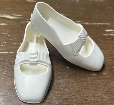 Винтажные идеальные куклы CRISSY для семьи и друзей ~ оригинальные классические БЕЛЫЕ туфли с бантом - Изображение 1 из 4