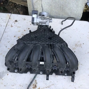 2020 BMW K1600GTL Throttle Body Assembly OEM And Intake Manifold - Picture 1 of 3