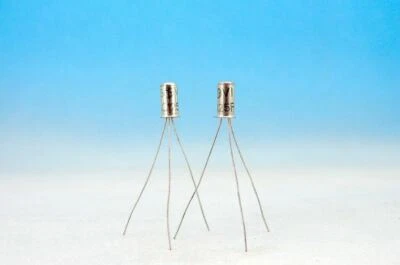 2 x AC125 Matched FUZZ FACE Pair Germanium PNP Transistors ~ 2N406 OC70 OC71 GE - Image 1 of 2