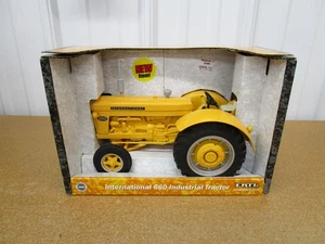 International IH 660 Industrial tractor ERTL 1/16 box yellow diecast farm toy Z - Picture 1 of 7