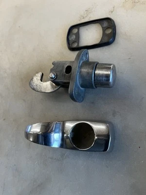 OEM Alemán VW Bug Decklid Pestillo Pulsador Volkswagen Beetle 113827503 Foto 1 de 4