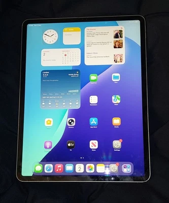 Apple iPad Pro 3rd Gen. 256GB, Wi-Fi 12.9 in - Space Grey - Image 1 of 4