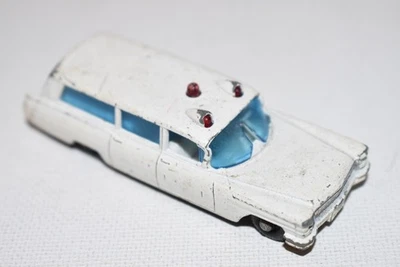 Ambulancia Lesney Matchbox S&S Cadillac Nº54 1965 blanca hecha en Reino Unido Foto 1 de 3