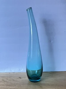 Jarrón de vidrio soplado a mano vintage MCM verde azulado arte 13" cuello curvo botella liso pontil - Imagen 1 de 14