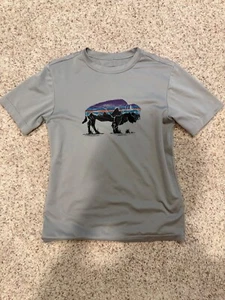 Patagonia Gray Grey Bison Dry Fit T-Shirt Size Youth Large (12) - Picture 1 of 2