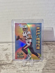 2024 Topps Cromo Drake Maye Inserto ROOKIE TODO GRABADO Refractor PATRIOTAS - Imagen 1 de 2