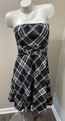 NUEVO CON ETIQUETAS $158 Casa Blanca Mercado Negro Talla 10 Mezcla de Seda Ajuste y Estilo Negro Blanco Cuadros Foto 1 de 4