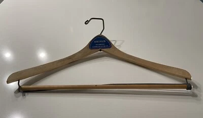 复古怀旧西格尔“爸爸和爸爸服装”旧金山 18 英寸木衣架 — 第 1/4 张图片