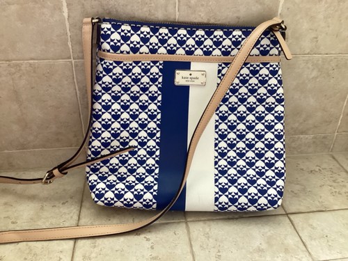 Kate Spade borsa a tracolla a righe blu e bianche in pelle