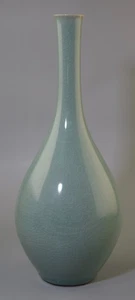 10.5" KOREAN CELADON BULBOUS VASE~SIGNED CRACKLE GLAZE - Bild 1 von 4