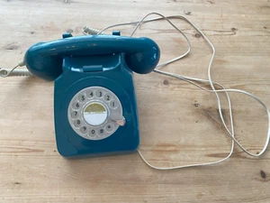 GPO 746 Rotary Retro Phone - 1970s-style Landline Telephone (Azure Blue) - Photo 1/4