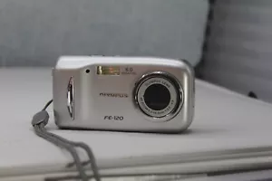 Olympus FE-120 6,0-MP-Digitalkamera – silber - Bild 1 von 3