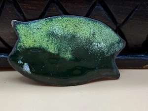 Vintage 1960’s Mid Century Modern Abstract Enamel On Copper Artisan Brooch Green - Picture 1 of 7