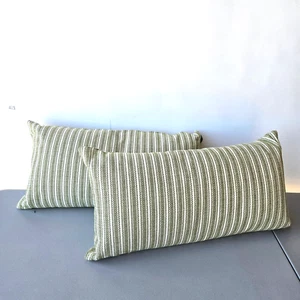 (2) Ralph Lauren 12 x 24" grün Streifen Überwurf Kissen Entenfedern Füllung - Bild 1 von 6