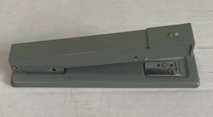 Vintage IRVIN INDUSTRIES STAPLER Model 750-B OFFICE TYPE  - Picture 1 of 4