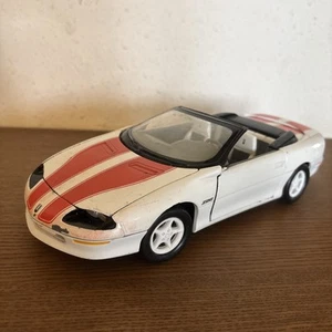 1996 Camero Z/28 Convertible white with red stripes 1:18 scale - Picture 1 of 4