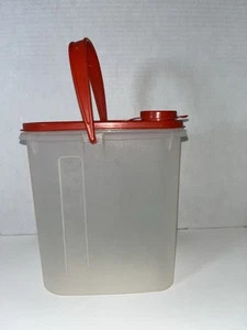 Tupperware Store n Pour Container 587-3 Red Lid and Handle - Bild 1 von 2