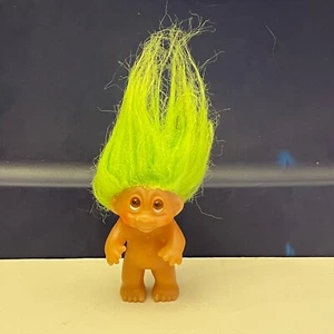 "De colección DAM Troll Baby 1985 cabello verde suave de pie 3,5" - Imagen 1 de 6