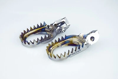 KTM 125 TO 530 HUSQVARNA 125 TO 450 16-23 TITANIUM FOOTPEGS ANTI MUD S5517AM - Imagem 1 de 4