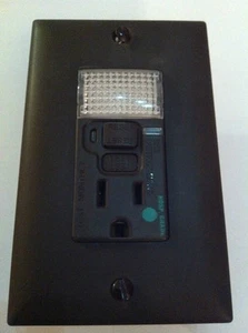 P&S Pass & Seymour GFCI LED 15 amperios 1595-HGNTL marrón luz nocturna grado hospitalario - Imagen 1 de 3