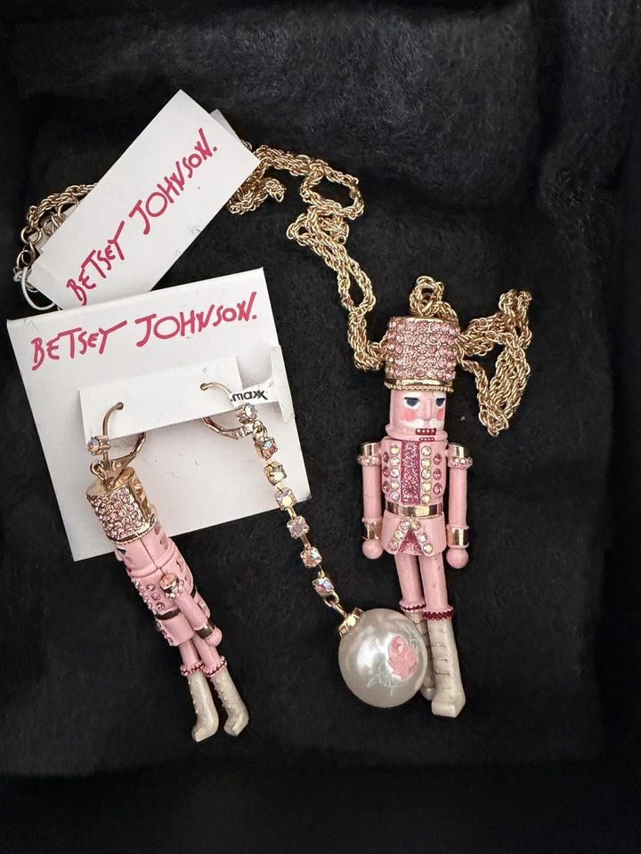 Collar y Pendientes Colgantes Largos BETSEY JOHNSON Cascanueces Vacaciones Estrás Foto 1 de 1