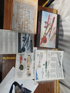 De colección EDUARD 1/48 8019 Barón Rojo Albatros DV WWI Luchador Alemán y Extras NUEVO - Imagen 1 de 4