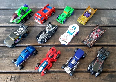 Hot Wheels Batman Batimóvil, Spider-Man y Otros Lote de 12 Escala 1/64 Foto 1 de 4